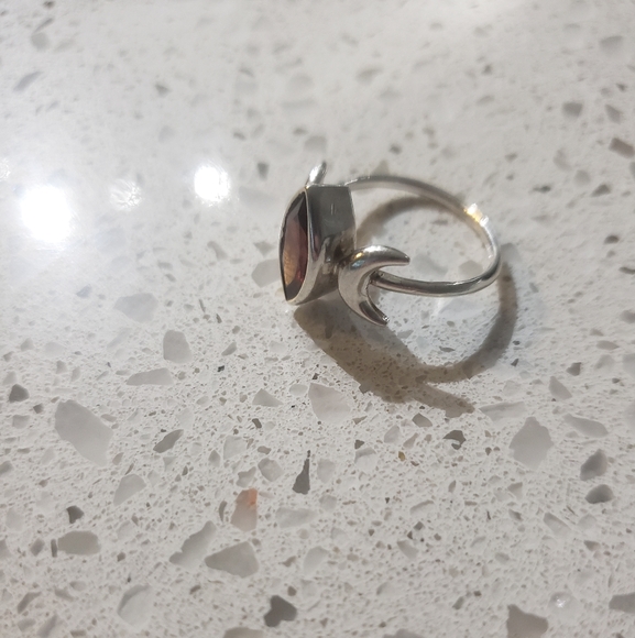 Silver Ring with Garnet Gemstone & Cresent Moon Design -Size 7 - Picture 4 of 7